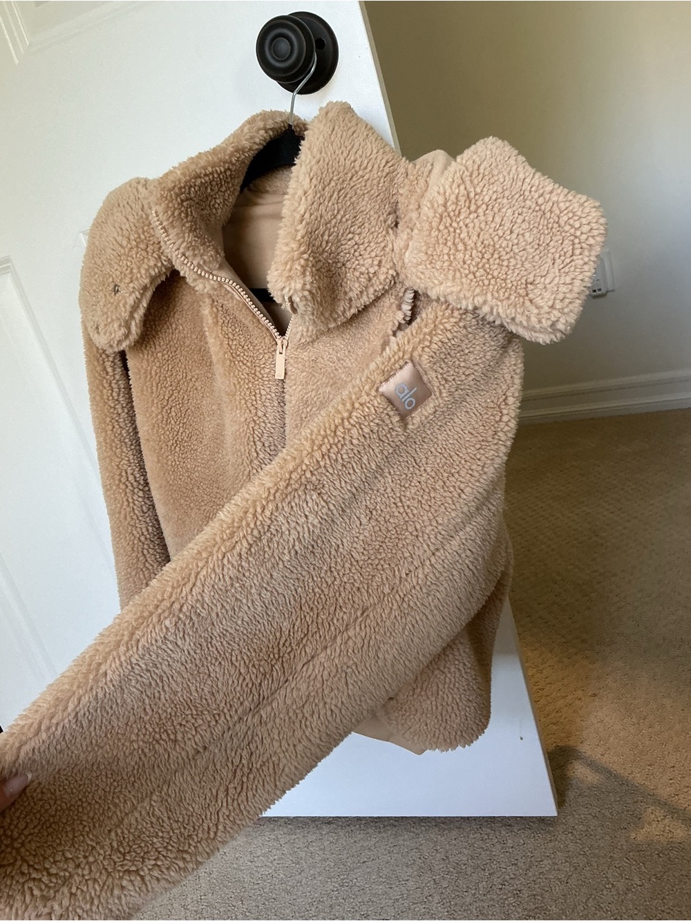 ALO Yoga Plush Teddy Jacket in Camel Beige